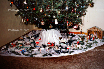 village, nativity scene, Tree, Presents, Gifts, Decorations, Ornaments, 1950s