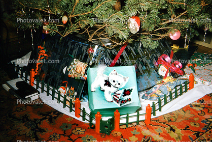Presents, Tree, Kitty