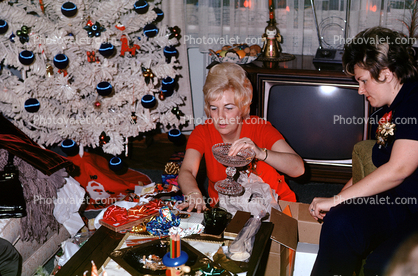 Television, gifts, presents, Woman, Fake Tree, December 1972, 1970s