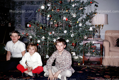 Brothers and Sister, siblings, Decorated Tree, Lamp Shade, 1950s