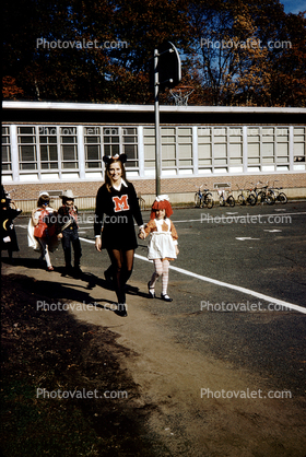 Raggedy Ann, Elementary School, parade, October 1973, 1970s