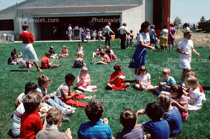 Children, Eating Ice Cream, Circle, Lawn