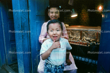 Girl, Himalayan Foothills, Nepal, Boy, Araniko Highway, Himalayas, Kodari
