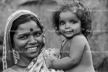 Mother and Daughter, Khroorow Baug, Mumbai