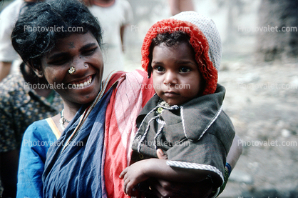 Smiling Mother, Mumbai (Bombay), India