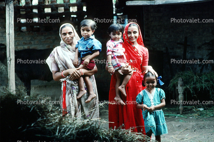 Mothers with their children in Gujarati, India