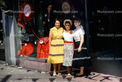 Woman, Dress, female, friends, store, window, hat, bonnet, tiarra, Mexico