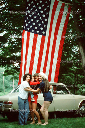 Women, child, car, automobile, 1960s