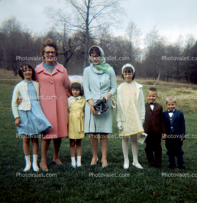 Girls, boys, Mother, group, formal, dress, suit and tie, hat, 1960s