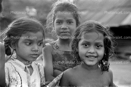 girls, friends, smiles, slum, Mumbai, India