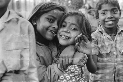 friends, girls, smiles, shanty town, slum, Mumbai, India