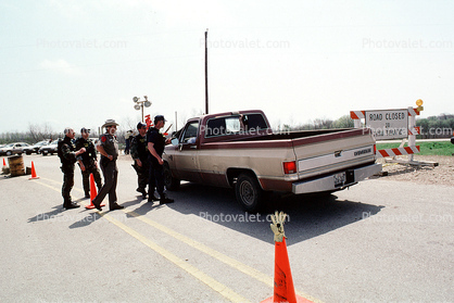 Federal Agents, Checkpoint, Koresh Compound, Waco