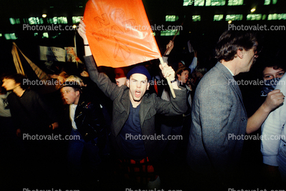 Shouting Man, red flag, Anti-war protest, First Iraq War, January 16 1991