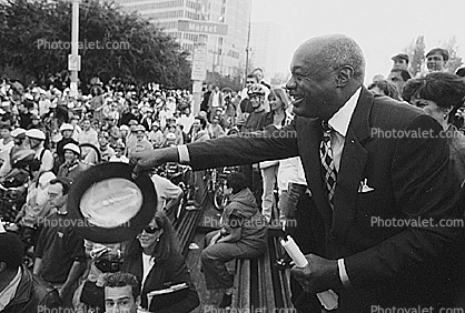 Mayor Willie Brown at Critical Mass Rally, Bicyclist Riders Protest, 25 July 1997