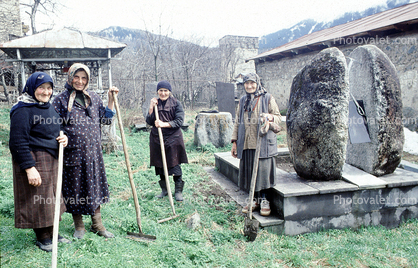 Women working, split rock