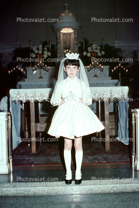 First Holy Communion, Catholic Church, dress, formal, Altar, Service, Girl, Shawl, Knee Socks, 1950sl, 1950s