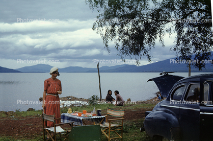 Fancy Picnic Time, Car, Automobile, Woman, Lady, table setting, Lake Patzcuaro, Mexico, 1940s