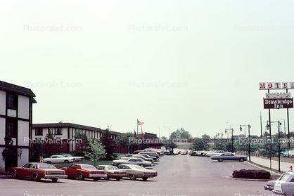 Motel Drawbridge Inn, parked cars, Car, Automobile, Vehicle, 1970s