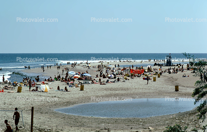 Sand, Beach, Crowds, Waves, pond, August 1984, 1980s