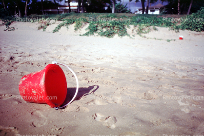 little red pail, beach, sand, footprints, Maui