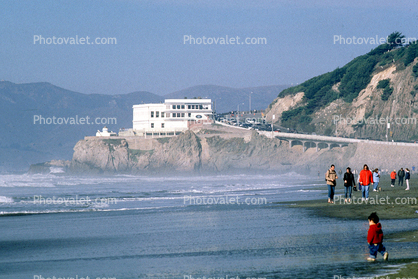 Cliff House, Ocean Beach, People Strolling on the Beach, New Years Day, Camera Obscura, Great Highway, Ocean-Beach, January 1 2001