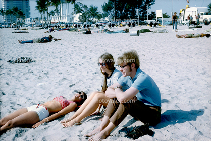 Beach, Sand, barefoot, barefeet, Man, Woman, 1960s