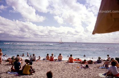 beach, sand, water, clouds, ocean, crowds, Waikiki, 1979, 1970s