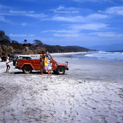 Beach, Sand, Ocean, girls, Volkswagen Thing, dune buggy, 1960s