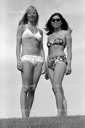retro Bikini Girls, smiles, hiphugger, top, bottom, 1960s