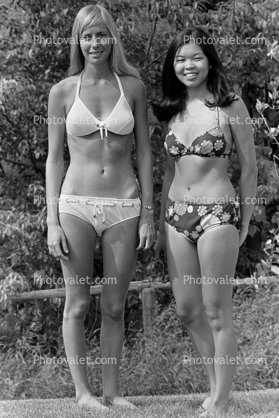 Bikini Girls, smiles, hiphugger, top, bottom, 1960s