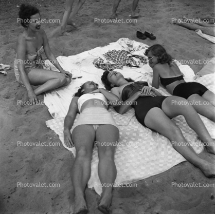 Beach, Towels, Women, Tanning, 1940s