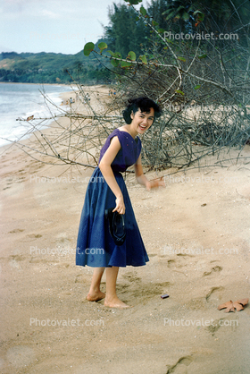 Laughing Lady on the Beach, barefoot, 1950s
