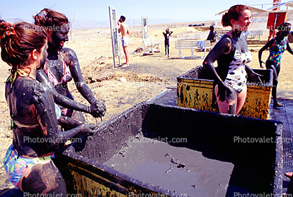 Black Mud, Mud People