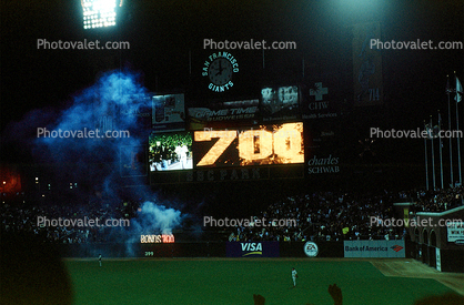 Barry Bonds 700th Home Run, Giants Baseball Stadium, Friday, Sept. 17, 2004