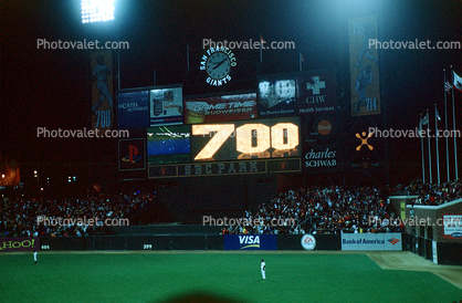 Barry Bonds 700th Home Run, Giants Baseball Stadium, Friday, Sept. 17, 2004