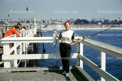 fisherwomen, woman, fish catch, pier, 1960, 1960s