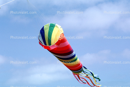 Spiral Tube Kite, Flying a Kite