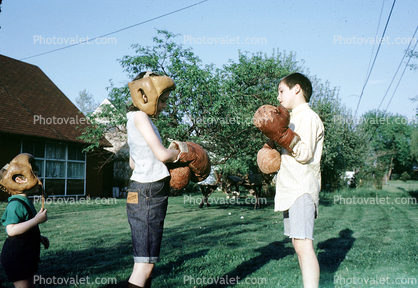 boys practicing boxing, gloves, backyard, cute, 1940s