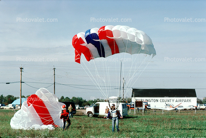 Burlington County Airpark, New Jersey, Ram Air Parachute, canopy, skydiving, diving