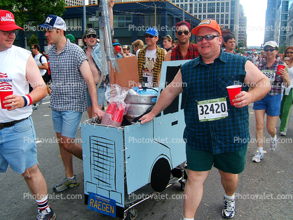 Bay to Breakers Race, Howard Street, SOMA, 2005