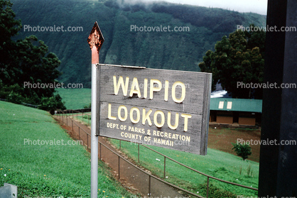 Waipio Lookout, Sign