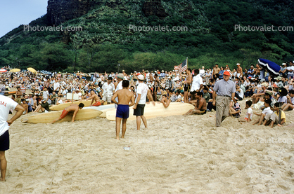 Kauai Surf Contest, Crowds, 1950s