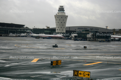 LaGuardia Airport (LGA), Control Tower, Tarmac