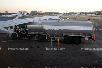 Fuel Truck, Refueling, Long Beach Airport, (LGB), Ground Equipment, Fueling, tanker