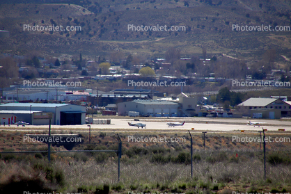 Elko Regional Airport EKO, Buildings, mountains