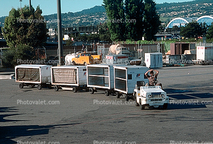 San Francisco International Airport (SFO), ground personal, carts, baggage tractors