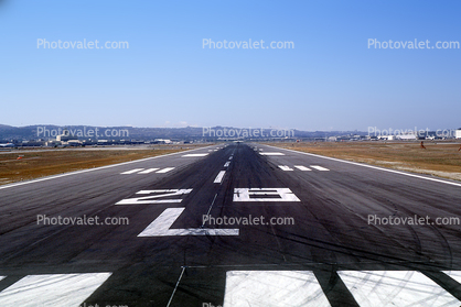 runway 28L, Runway