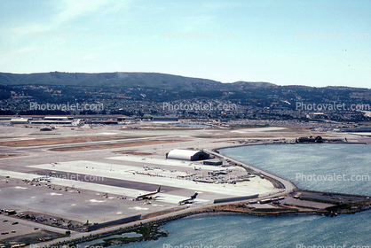 San Francisco International Airport (SFO), Winter, Hangars