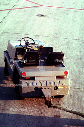 Aircraft Tow Tractor, Baggage Tractor, Toyota