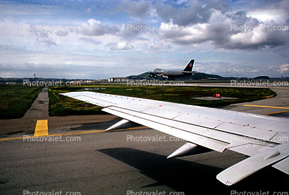 Lone wing, San Francisco International Airport (SFO)